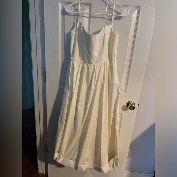 House of CB women’s ivory midi dress. Size: L - Picture 2 of 6